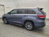Used 2019 Toyota Highlander XLE image 3