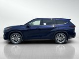 New 2025 Toyota Highlander Platinum image 4