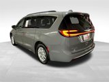 Used 2022 Chrysler Pacifica Touring-L image 6