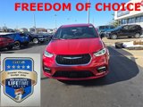 New 2025 Chrysler Pacifica Select image 2