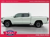 New 2025 Nissan Frontier SL image 3
