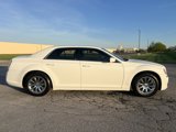 Used 2014 Chrysler 300 image 6