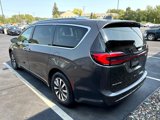 Used 2021 Chrysler Pacifica Touring-L image 5