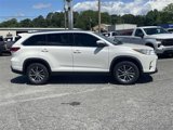 Used 2019 Toyota Highlander FWD V6 image 2