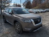 New 2025 Nissan Pathfinder Platinum image 3