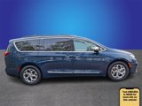 Used 2023 Chrysler Pacifica Limited image 4