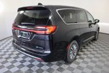 New 2025 Chrysler Pacifica Select image 4