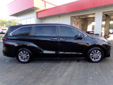 Used 2022 Toyota Sienna XLE image 2
