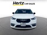 Used 2024 Chrysler Pacifica Touring-L image 4