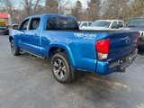 Used 2017 Toyota Tacoma 4x4 Double Cab image 3