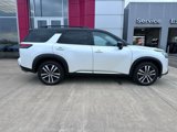 New 2025 Nissan Pathfinder Platinum image 5