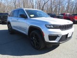 Used 2024 Jeep Grand Cherokee Limited w/ Black Appearance Package image 4
