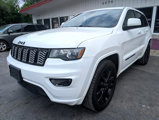Used 2017 Jeep Grand Cherokee Altitude image 3