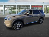 New 2025 Nissan Pathfinder Platinum image 2