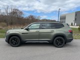 New 2025 Volkswagen Atlas Peak Edition SE image 4