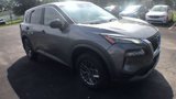 Used 2023 Nissan Rogue S image 2