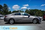 Used 2023 Hyundai Elantra SE image 2