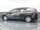 Used 2021 Chrysler Pacifica Touring-L image 3