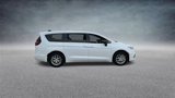 New 2025 Chrysler Pacifica Select image 2