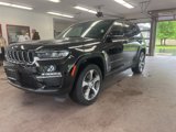 Certified 2023 Jeep Grand Cherokee Limited w/ Trailer Tow Prep Group (B) image 3