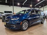 Used 2023 Chrysler Pacifica Limited w/ Uconnect Theater Family Group image 3