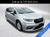 Certified 2023 Chrysler Pacifica Touring-L image 3