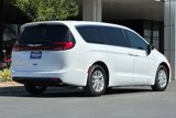 New 2025 Chrysler Pacifica Select image 4
