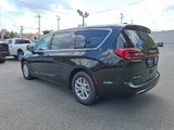 New 2026 Chrysler Pacifica Select image 4