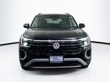 Used 2024 Volkswagen Atlas Peak Edition SE image 2
