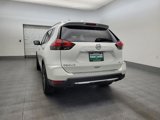 Used 2017 Nissan Rogue SL image 6