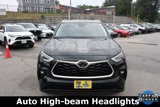 Used 2023 Toyota Highlander XLE image 3