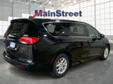 Used 2022 Chrysler Voyager LX image 5