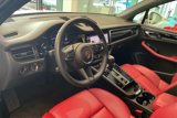 Certified 2025 Porsche Macan image 4