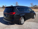 Used 2022 Chrysler Pacifica Touring-L image 6