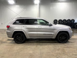 Used 2020 Jeep Grand Cherokee Altitude image 2