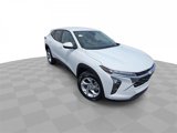 New 2025 Chevrolet Trax LS w/ LS Convenience Package image 2