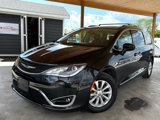 Used 2019 Chrysler Pacifica Touring-L image 4
