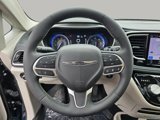 Used 2022 Chrysler Pacifica Touring-L image 6