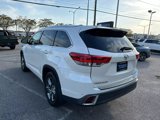 Used 2017 Toyota Highlander Limited Platinum image 5