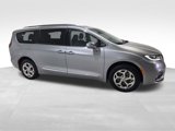Certified 2021 Chrysler Pacifica Limited image 3