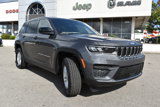 New 2025 Jeep Grand Cherokee Laredo w/ Luxury Tech Group I image 3