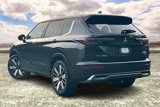 New 2025 Mitsubishi Outlander SE image 3