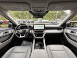 Used 2025 Ford Explorer Active w/ Active Comfort Package image 6