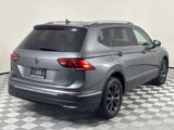 Used 2022 Volkswagen Tiguan SE w/ Panoramic Sunroof Package image 5