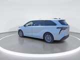 Used 2025 Toyota Sienna XLE image 3