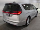 Certified 2023 Chrysler Pacifica Touring-L image 3