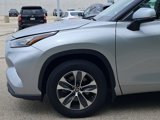 Used 2024 Toyota Highlander XLE image 5