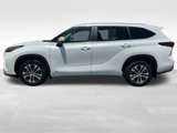Used 2023 Toyota Highlander XLE image 2