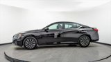 Used 2024 Nissan Altima 2.5 SV image 3