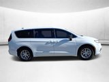 New 2025 Chrysler Pacifica Select image 4